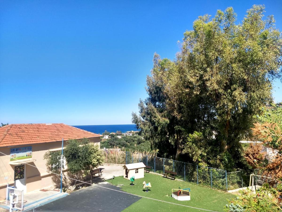 Modern 1-Bedroom With Bbq & Roof Garden Near Beach Stalós Екстериор снимка