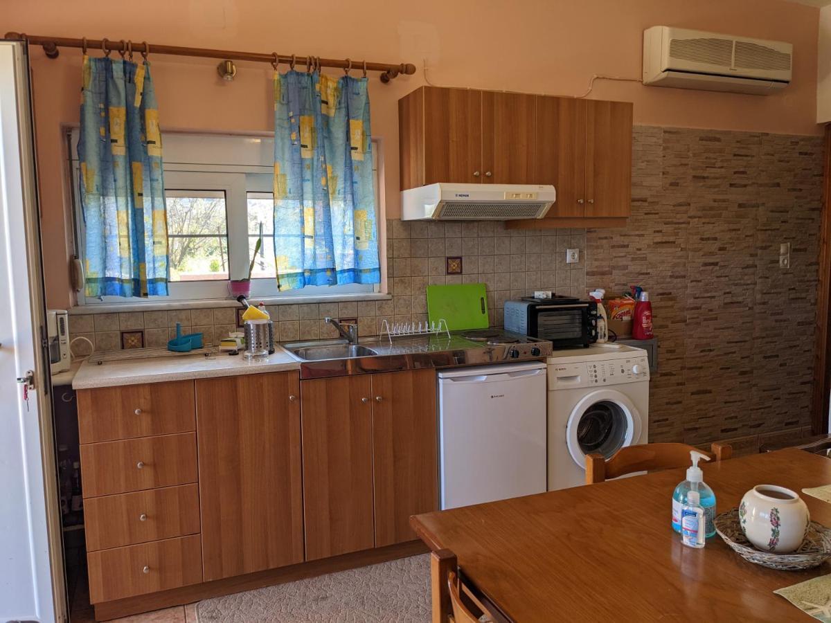 Modern 1-Bedroom With Bbq & Roof Garden Near Beach Stalós Екстериор снимка