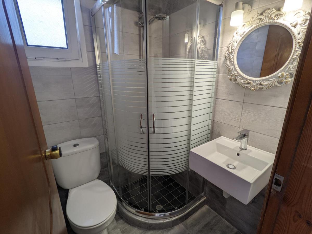 Modern 1-Bedroom With Bbq & Roof Garden Near Beach Stalós Екстериор снимка