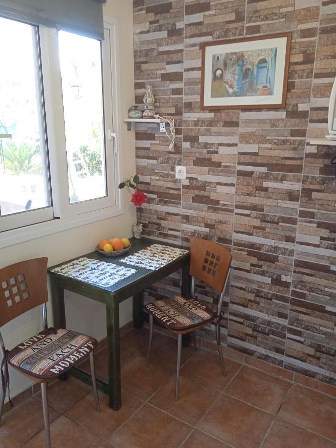 Modern 1-Bedroom With Bbq & Roof Garden Near Beach Stalós Екстериор снимка