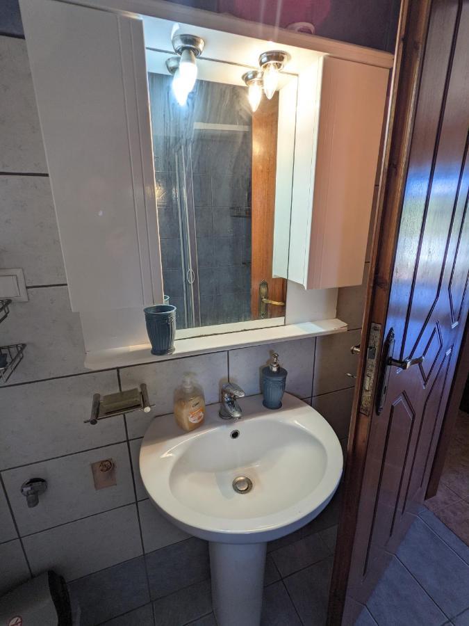 Modern 1-Bedroom With Bbq & Roof Garden Near Beach Stalós Екстериор снимка